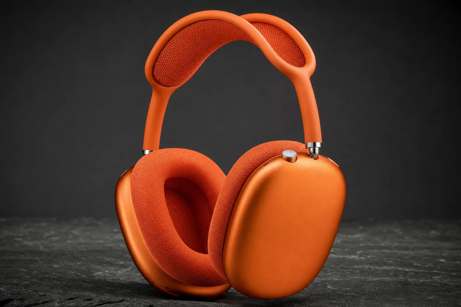 Apple AirPods Max 2 in orange