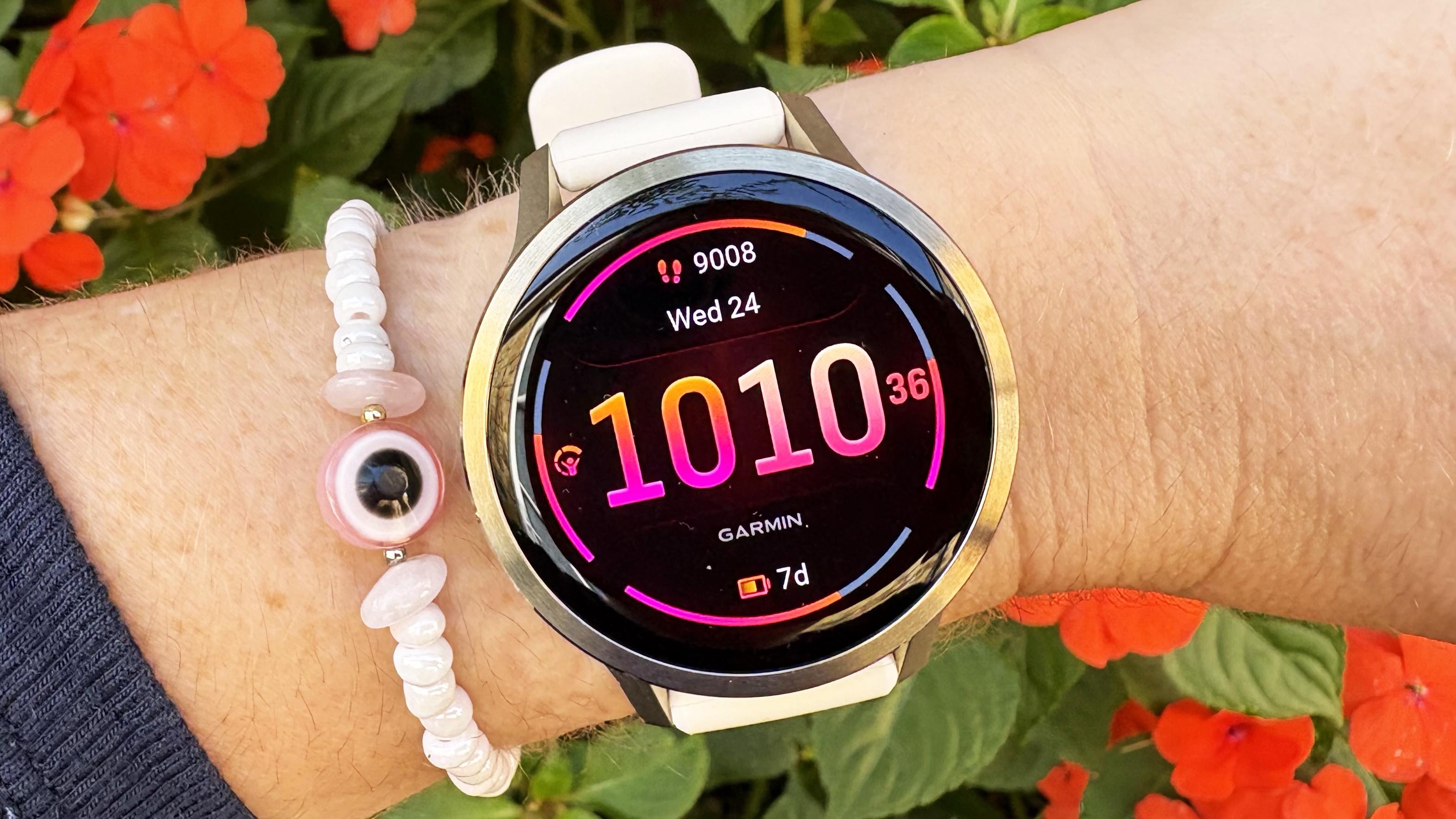 The Venu 4's 45mm case can hit 14 days of smartwat image of Image for: The Venu 4's 45mm case can hit 14 days of smartwatch use - charging becomes a weekly chore rather than a nightly one.