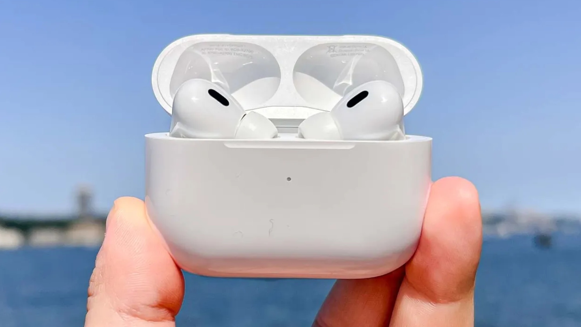 Outdoor walking calls image of Image for: In wind the XM6's bone-conduction mic system holds up better than the AirPods' purely processed approach.